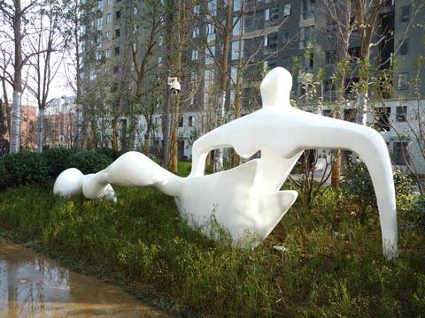 天鵝湖(hú)一(yī)号小(xiǎo)區(qū)群雕1