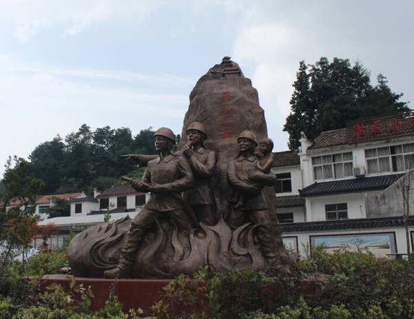 九華山(shān)消防雕塑